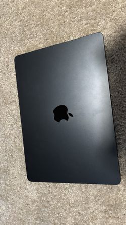 13.6 inch 2025 Apple M3 chip 16gb