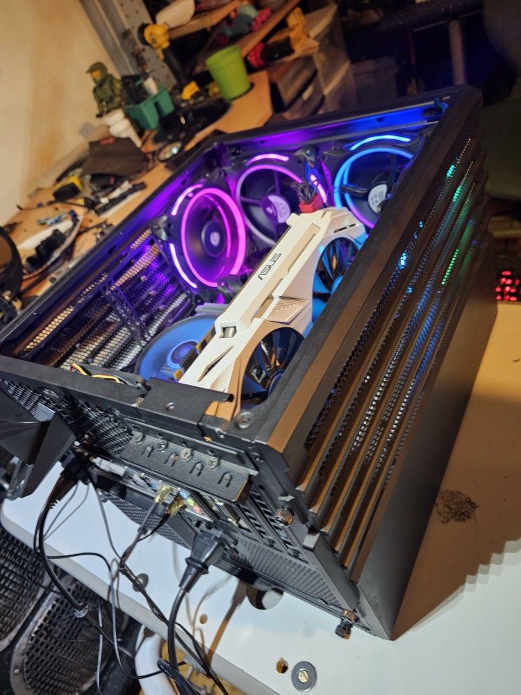 Corsair Gaming PC. i7-3.0GHz CPU 9TH-Gen 16GB Ram 256GB SSD+1TB HDD GPU: GTX 8GB.