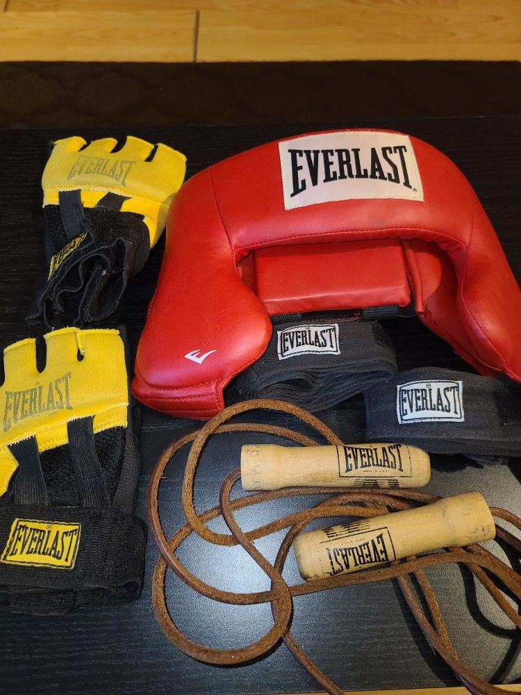 Everlast Boxing/MMA Gear And Resistance Bands