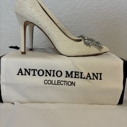 Antonio Melani Collection Vega Studded Crystal Ornament Satin Pumps Size 7