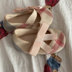 Burberry baby hotsell shoes sale