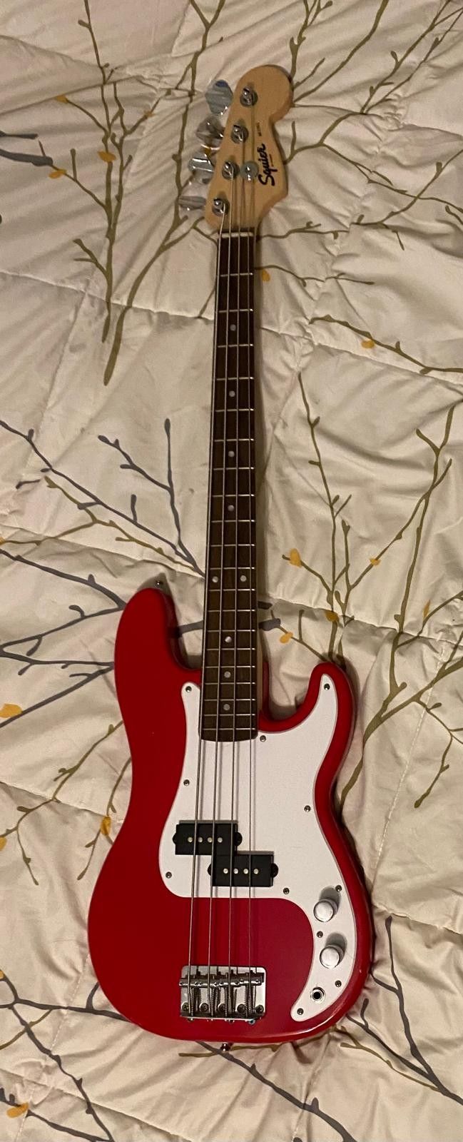 Squier By Fender Red Mini Bass