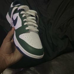 Nike Dunks 90-100  Size 10 In Men