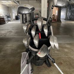 Set Of golf Clubs- no DRIVER. 