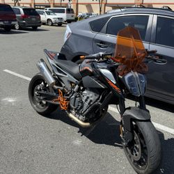 KTM Duke790 