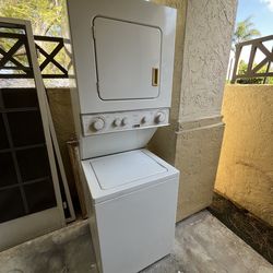 Whirlpool Washer/Dryer Combo (electric)