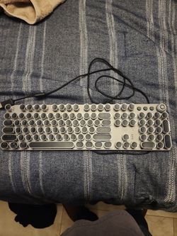 silver Aula F2088 mechanical gaming keyboard