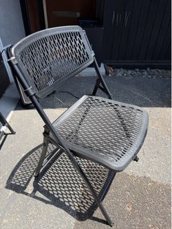 Fold out chairs (black)