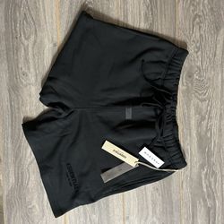 Black Essentials shorts Size M