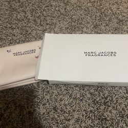 Marc Jacobs Fragrances make up bag