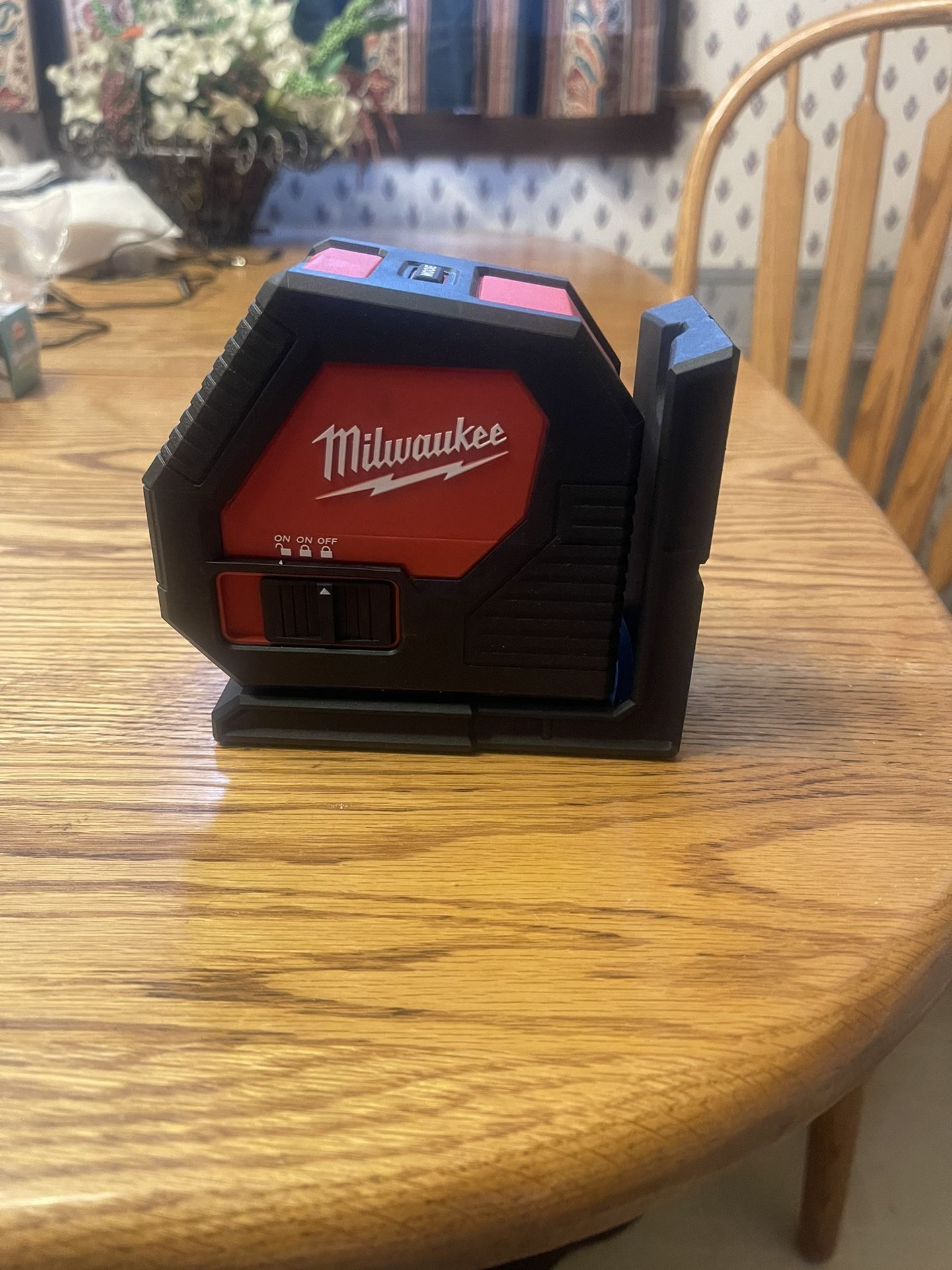 Milwaukee Green Cross line Laser