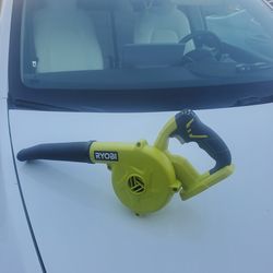 RYOBI
ONE+ 18V Cordless Compact Workshop Blower (Tool Only)