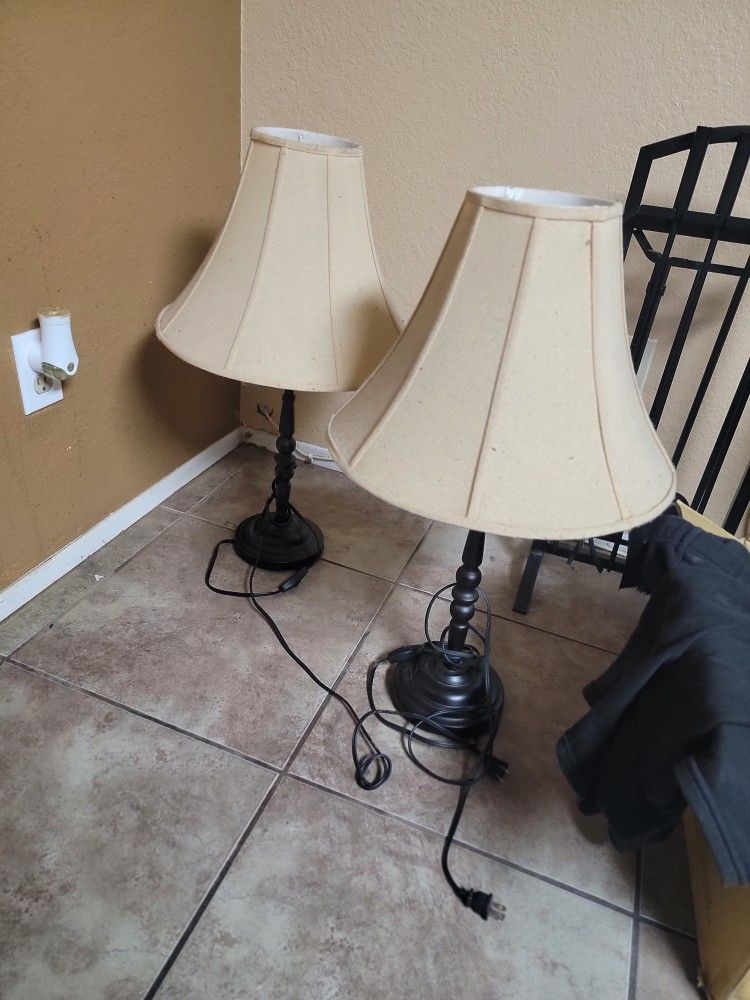 2 Lamps