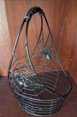 Halloween Black metal Spider Basket