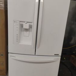 Una Refrigerator  Tres Puertas LG Tres Meses De Garantia Se Yeba Adomisilio El Mismo Dia 