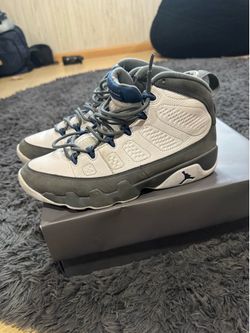 8.5 Men Cool Grey Retro 9 Jordan’s