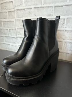 Women’s black boots