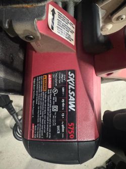 Skilsaw 2.5 HP Corded Circular Saw with Laser Cutline Guide with Case Model 5750