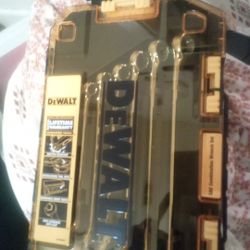 DeWalt  Eight Piece Combination Wrench Set