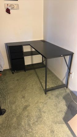 L shape desk with outlet