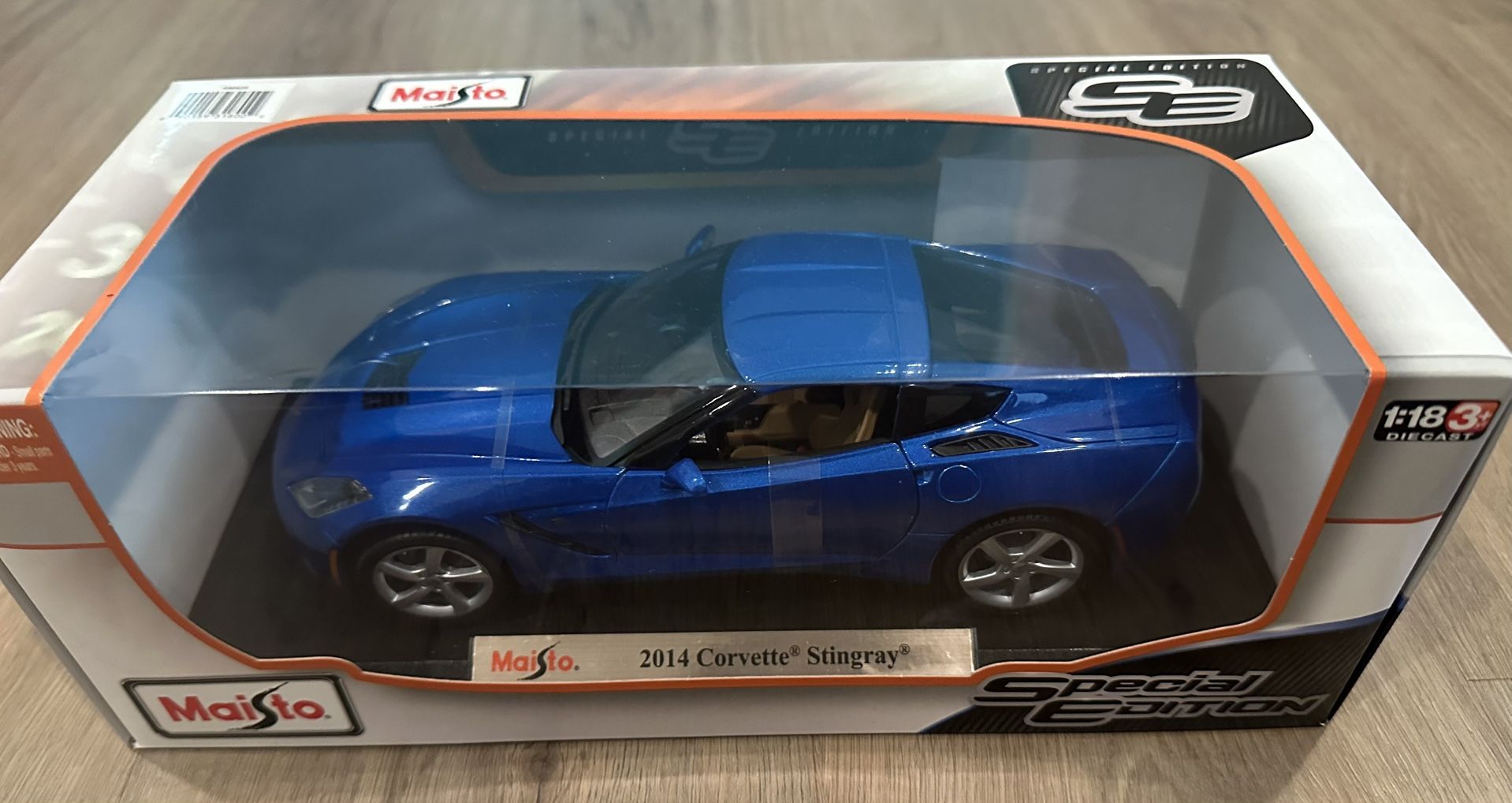 Maisto 1:18 Scale Diecast Model Car 2014 Corvette Stingray Special Edition