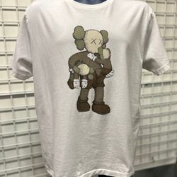 Kaws Uniglo T-Shirt Size XXL 