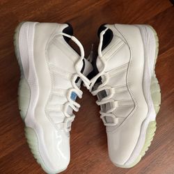 Jordan 11 Low Legend Blue Size 11.5