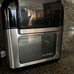 Insignia Airfryer. 10qt