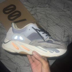 Yeezy 700s 
