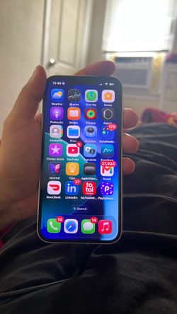 iPhone 16e