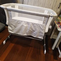 Beside Me Baby Delight Bassinet