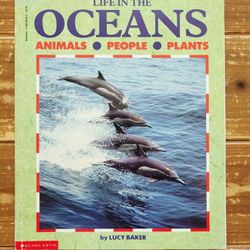 'LIFE IN THE OCEANS' PAPERBACK CHILDREN'S BOOK