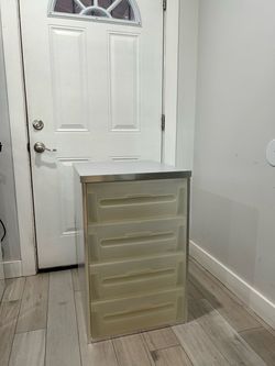 plastic drawers 20 W x 24 L x 31 H inches