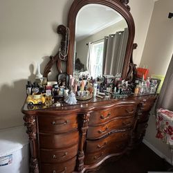 Wooden Queen Bedroom Set (no Mattress+Box)