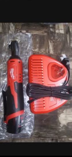Milwaukee 3/8" Ratchet One Battery And Charger