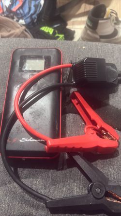 Portable battery jumper