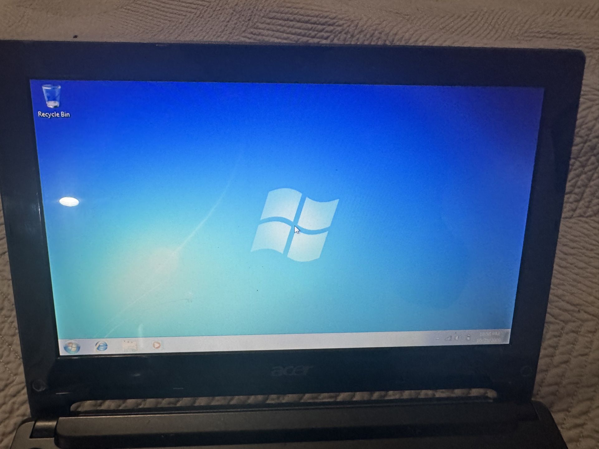 Acer Aspire One 722 BZ699 Netbook