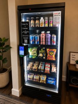 Smart Vending Machine with Touchless Payment