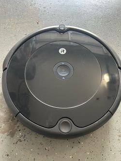 Roomba 694 vacuum