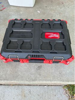 Milwaukee PACKOUT 22 in. Medium Red Tool Box with 75 lbs. Weight Capacity