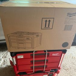 New Milwaukee PACKOUT™ Multi-Depth 3-Drawer Tool Box