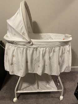 Used bassinet. In good condition asking for $40