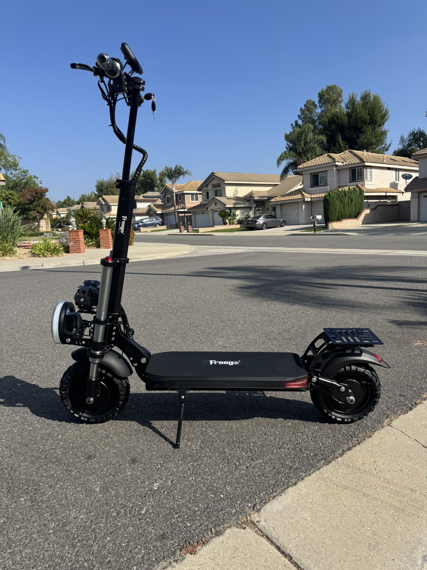 Dual-motor high-speed electric scooter
