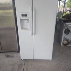 GE Refrigerator 