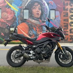 2015 Yamaha Tracer 9 (FJ 09)