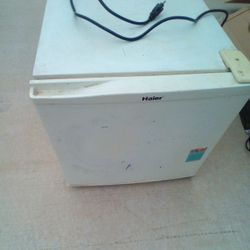 Mini Refrigerator With Freezer