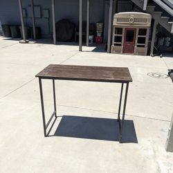Small Table/Desk