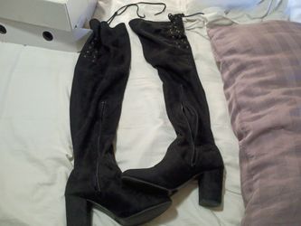 Faux suede boots size 6
