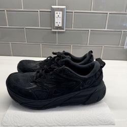 HOKA Men's Clifton 9 Sneaker Black Size 10.5