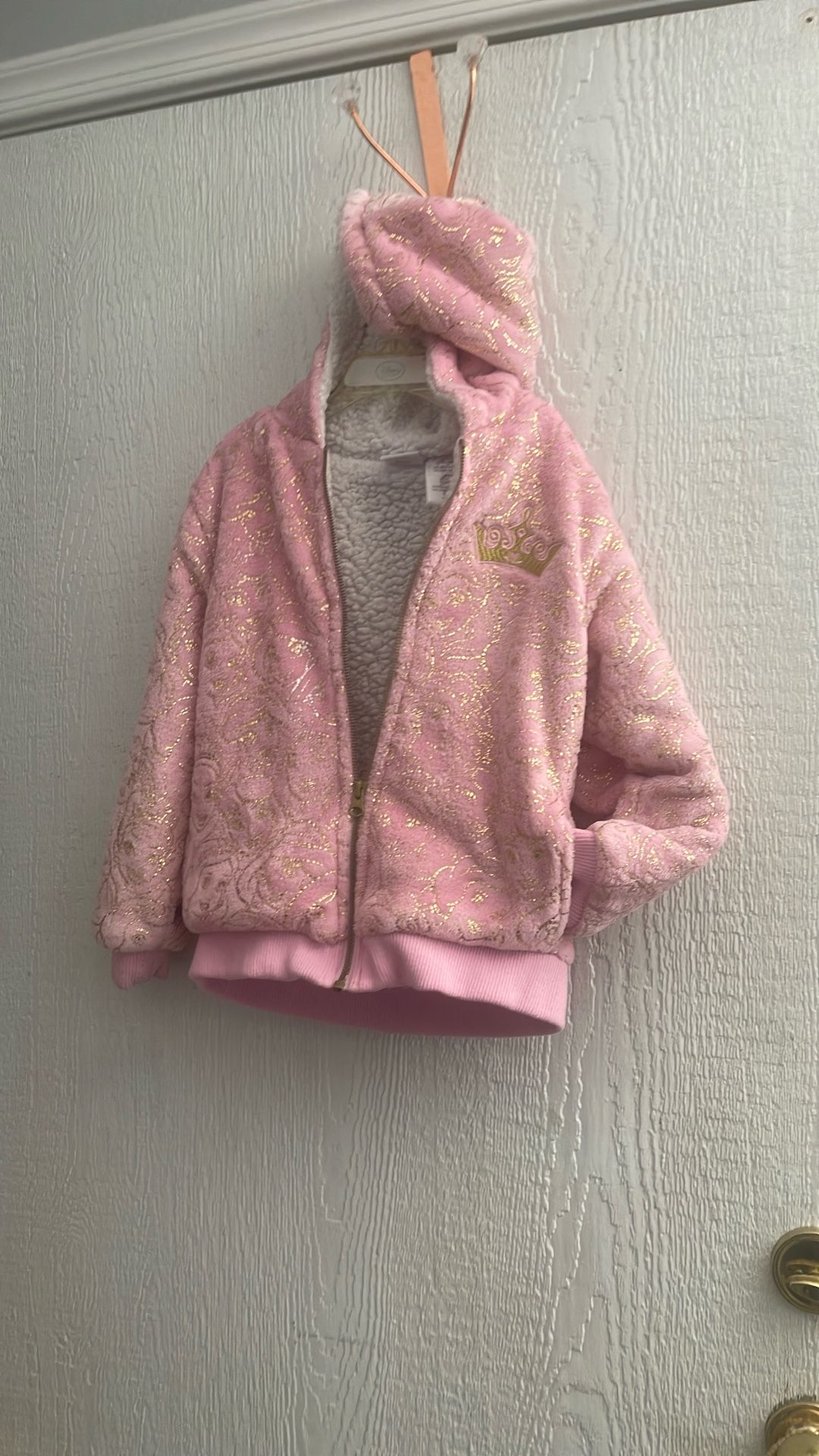 GIRL’S WARM COAT 🧥 SIZE 7 GOOD CONDITION WITH HOODIE  PINK PRINCESS 👑 